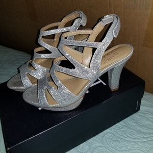 Naturalizer Silver Heel shoes 7/12